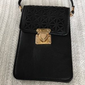 Mini cross body bag- like new!